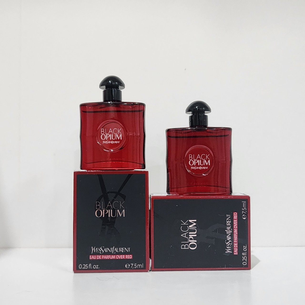 น้ำหอมจิ๋วมินิ YSL Black Opium Over Red EDP 7.5ml mimi แบบแต้มมีกล่อง ( Mini Perfume น้ำหอมขนาดพกพา) น้ำหอมจิ๋วมินิ ขวดน่ารัก ตั้งโชว์ก็สวย พกพาก็สะดวก หัวแต้มตามจุดชีพจร
