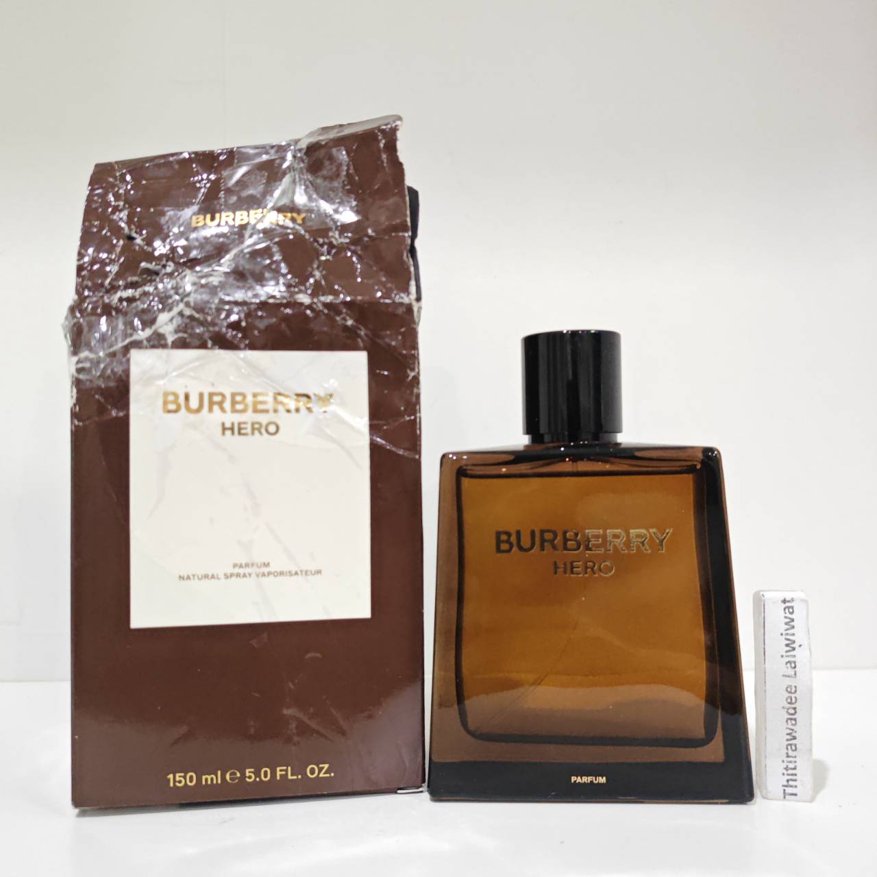 น้ำหอมแท้ Burberry Hero Parfum 150ml กล่องโดนน้องหมากัด ประกอบร่างได้ตามรูปค่ะ