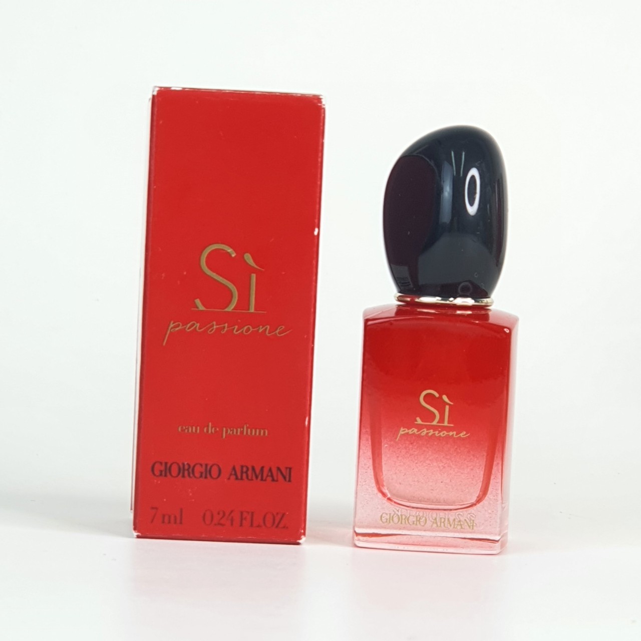น้ำหอมจิ๋วมินิ Giorgio Armani Si Passione eau de parfum for woman 7ml แบบแต้มมีกล่อง ( Mini Perfume น้ำหอมขนาดพกพา) น้ำหอมจิ๋วมินิ ขวดน่ารัก ตั้งโชว์ก็สวย พกพาก็สะดวก หัวแต้มตามจุดชีพจร