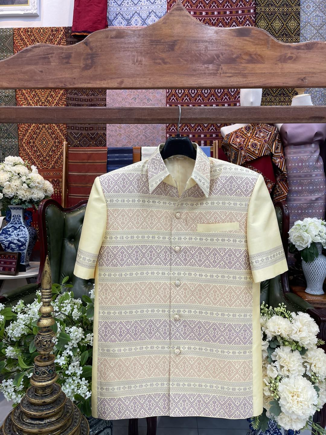 เสื้อสูทไหมแพรวา แขนสั้น สีเหลืองอ่อน ไซส์L รหัส DR-BM-05236814