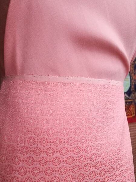 (ผ้าชุด)ไหมยกสุรินทร์ ขนาด 1x4เมตร (ลาย 2เมตร+สีพื้น 2เมตร) สีชมพูพีช รหัส N10-NY0322665