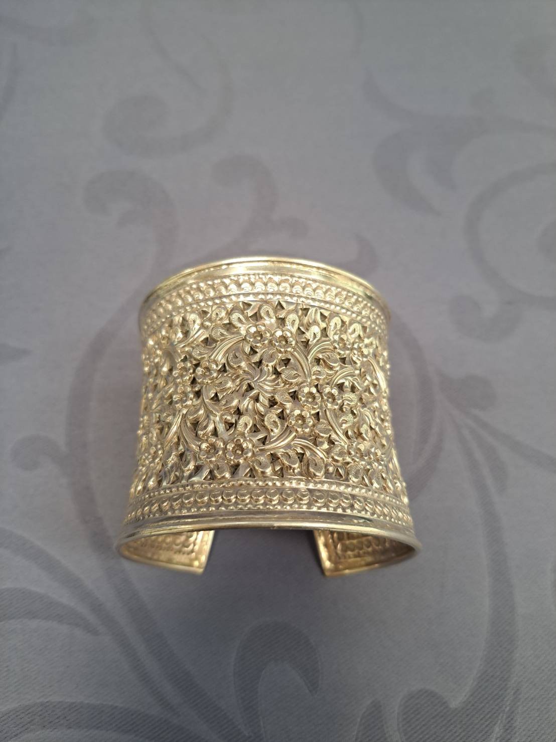 เครื่องประดับเงินแท้ กำไลข้อมือ ขนาดใหญ่ เส้นผ่าศูนย์กลาง 5.9 CM.