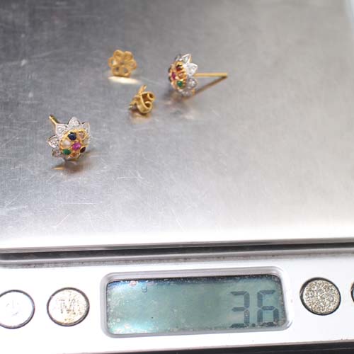 ER25079 ต่างหูนพเก้าบัวคว่ำ เพชรแท้ 16 เม็ด 0.16 กะรัต ทองแท้ 90% นน.รวม 3.6 กรัม