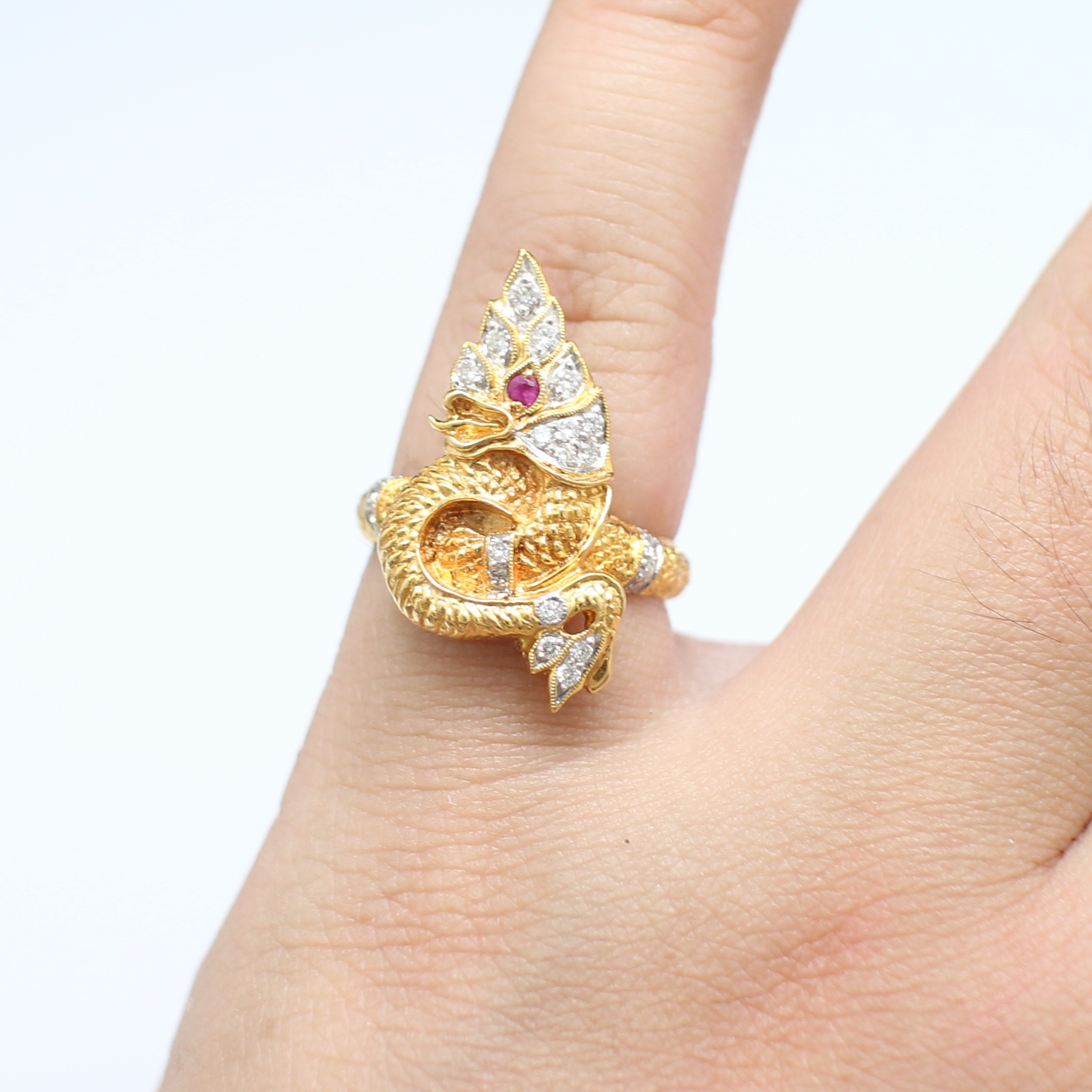 RG250447 แหวนพญานาคฝังเพชร เพชรแท้ 0.24 กะรัต ทองแท้ 18k นน.รวม 6 กรัม ขยาดแหวน 52.5