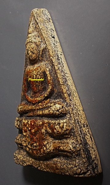 สมเด็จสามเหลี่ยม พิมพ์สามปลื้ม กรุวัดอินทร์ บางขุนพรหม