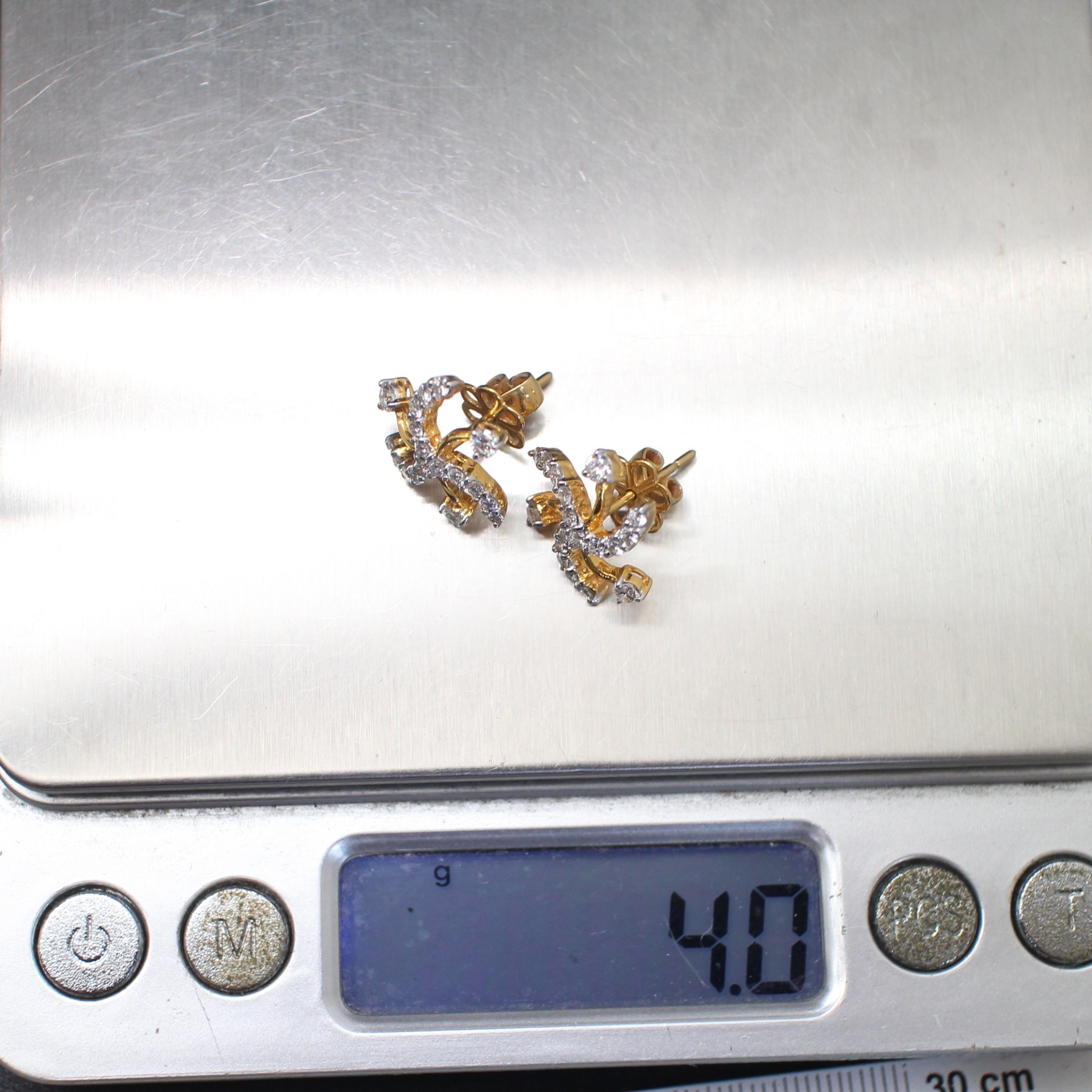 ER25157 ต่างหูเพชรดาวกระจาย ทองแท้ 18k เพชรแท้ 36 เม็ด 0.90 กะรัต นน. 4 กรัม