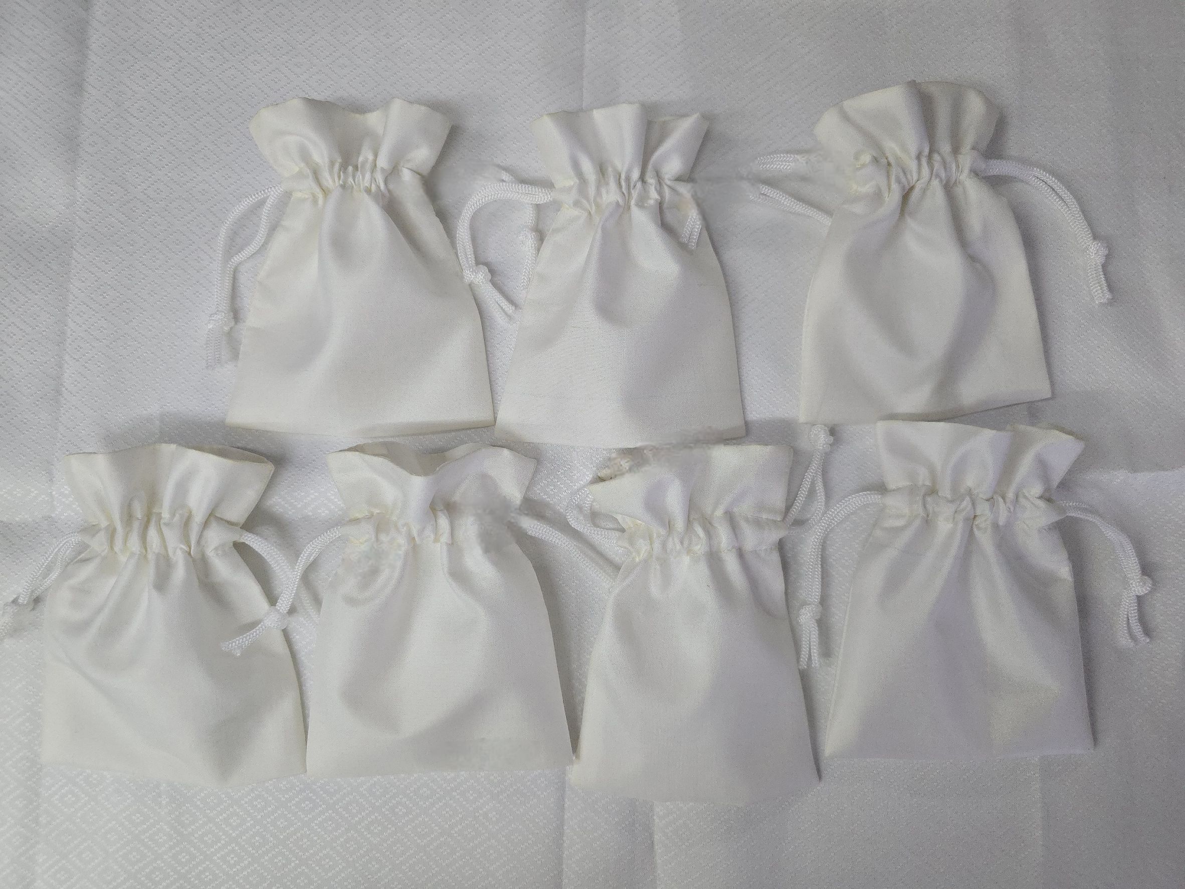 สั่งตัด ถุงหูรูด ผ้าไหมสีพื้น เนื้อเรียบ ขนาด 4x5นิ้ว เลือกตามรหัสสีผ้า รหัส CUT-NY0525661