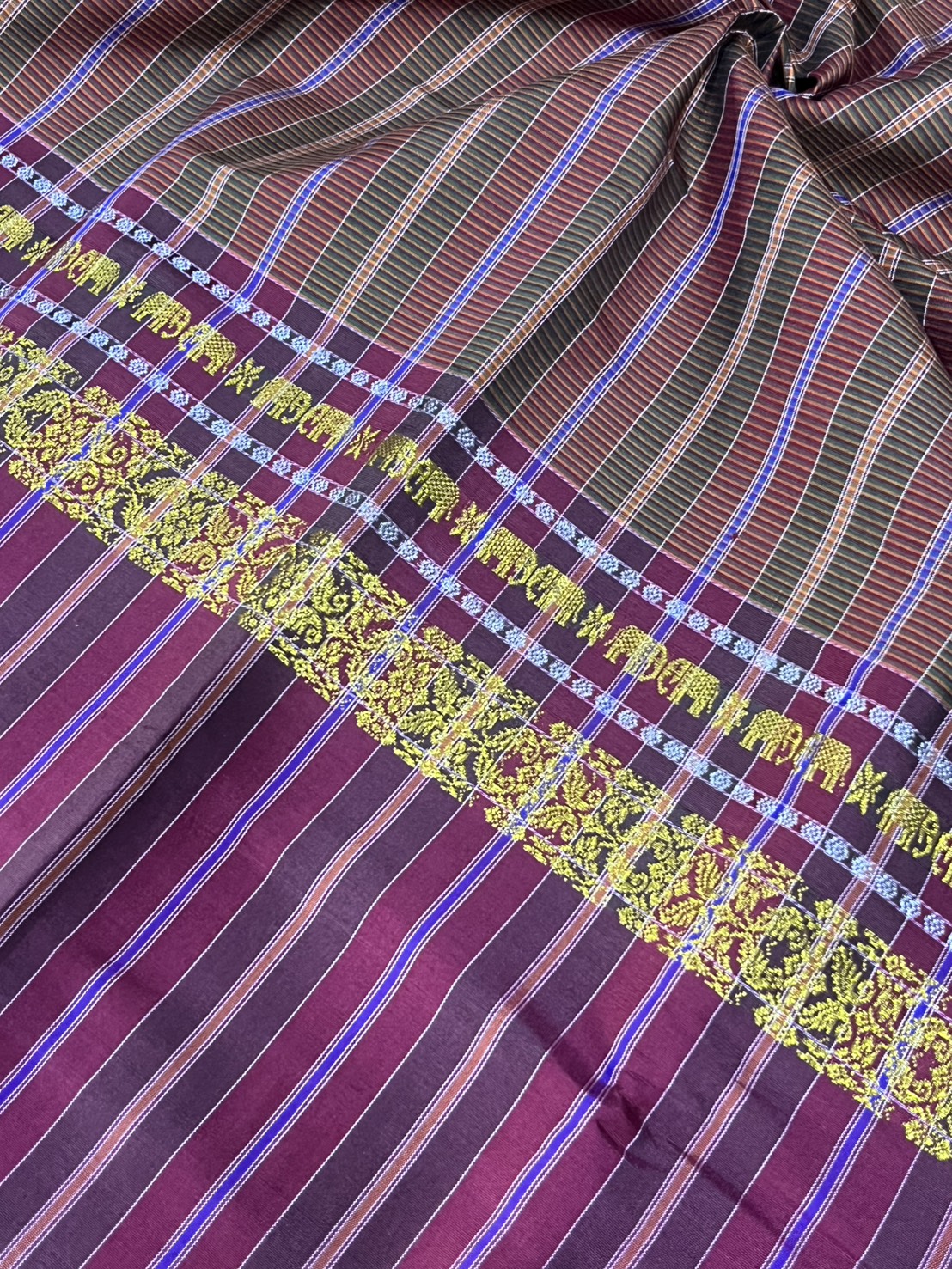 ผ้าขาวม้า ไหมแท้ ยกขิดดิ้นลายช้าง มีชายครุย ขนาด 65X200ซม. รหัส R4E-NY-2