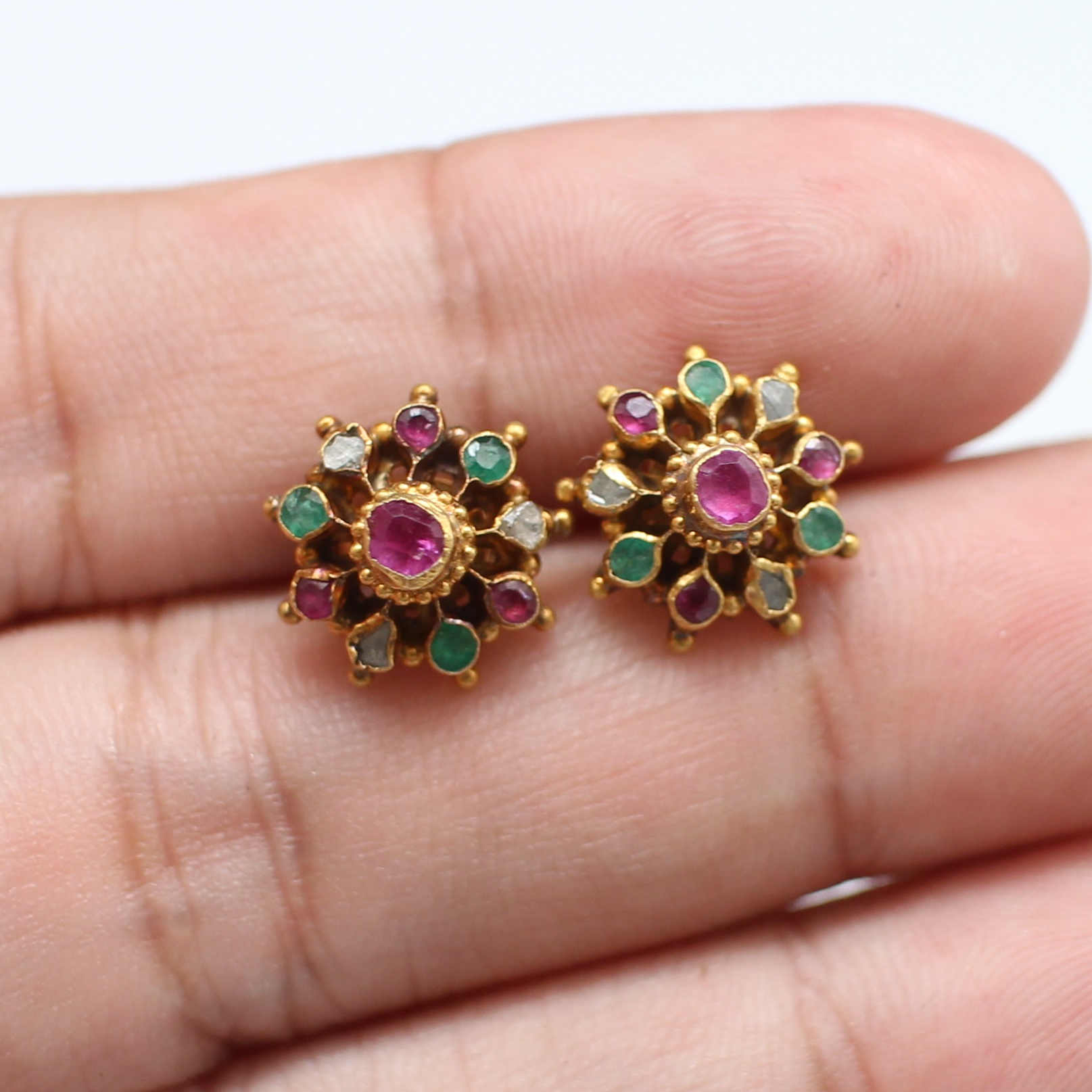 ER25136 ต่างหูพลอยสามสีทรงฉัตร ทับทิม มรกต เพชรซีก ทองแท้ 90% นน.รวม 2.8 กรัม