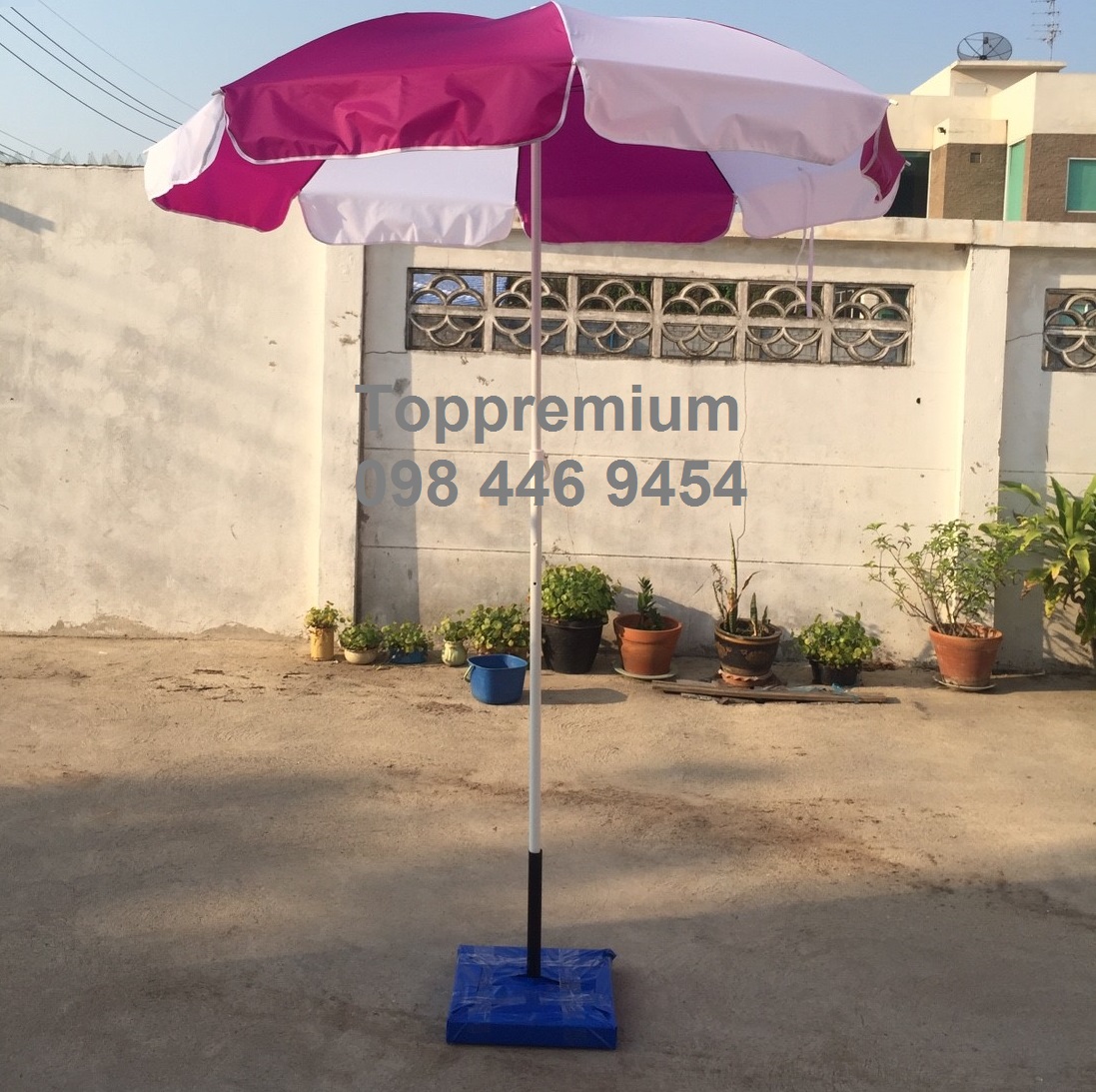 ร่มสนามขนาด 36นิ้ว ร่มร้านสเต๊ก ร่มสเต๊กราคาถูก ร่มสนามโปรงแสง ร่มสนามโฆษณา ร่มสนามสกรีนโลโก้ รับทำร่มสนามไม่มีขั้นต่ำ 1 คันรับทำ