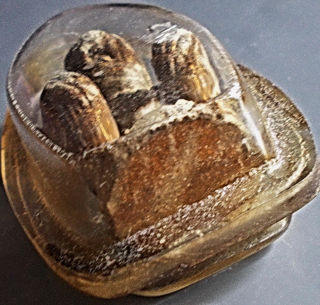 หนุมานหลวงปู่ทิม วัดละหารไร่ ตะกรุดทองคำ เนื้อผงพราย ปี 2515 ในเลี่ยมเดิม