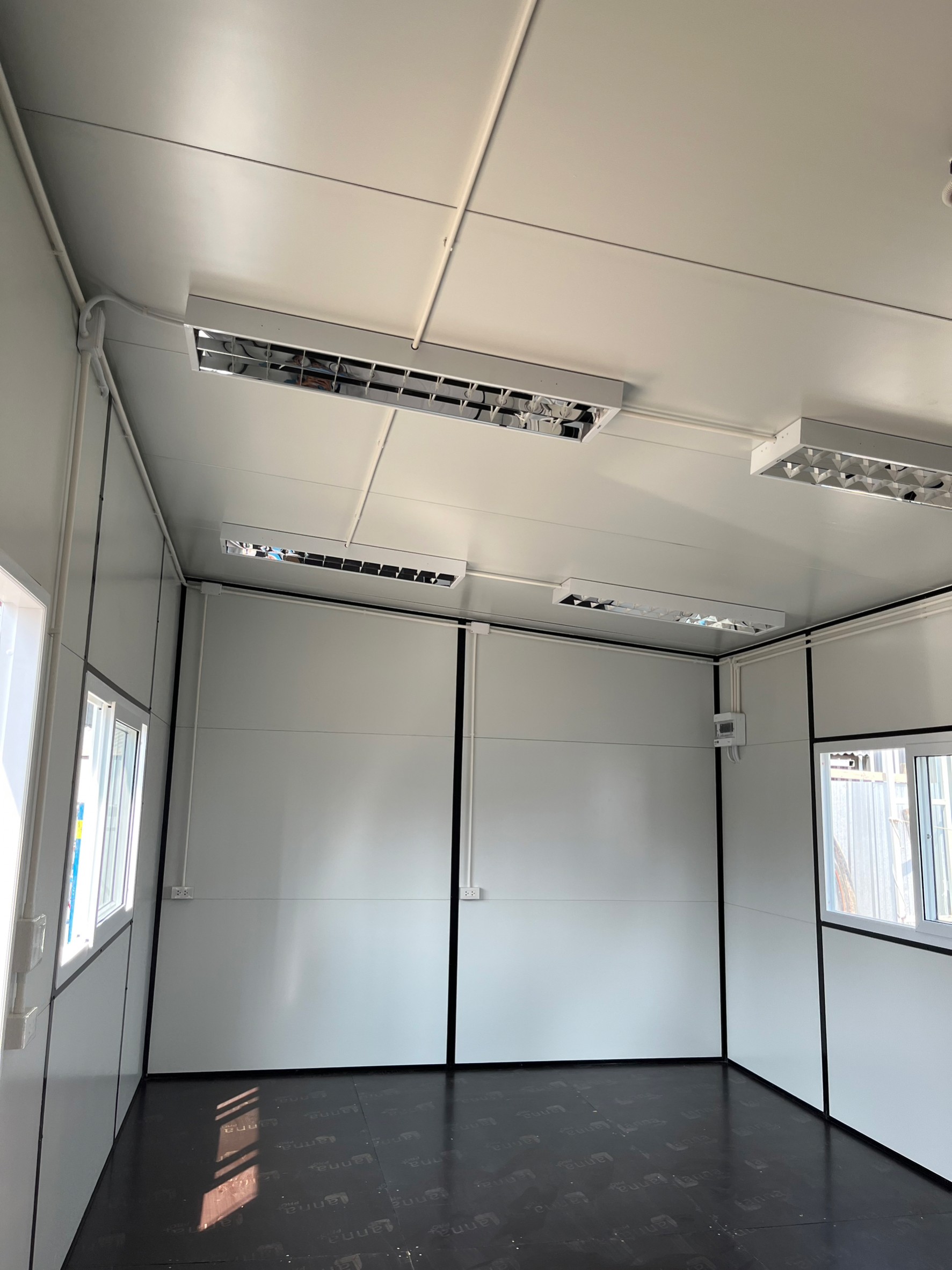 ออฟฟิศสำเร็จรูป ไซต์ออฟฟิศ ขนาด 3.60x14.56 เมตร พระราม3