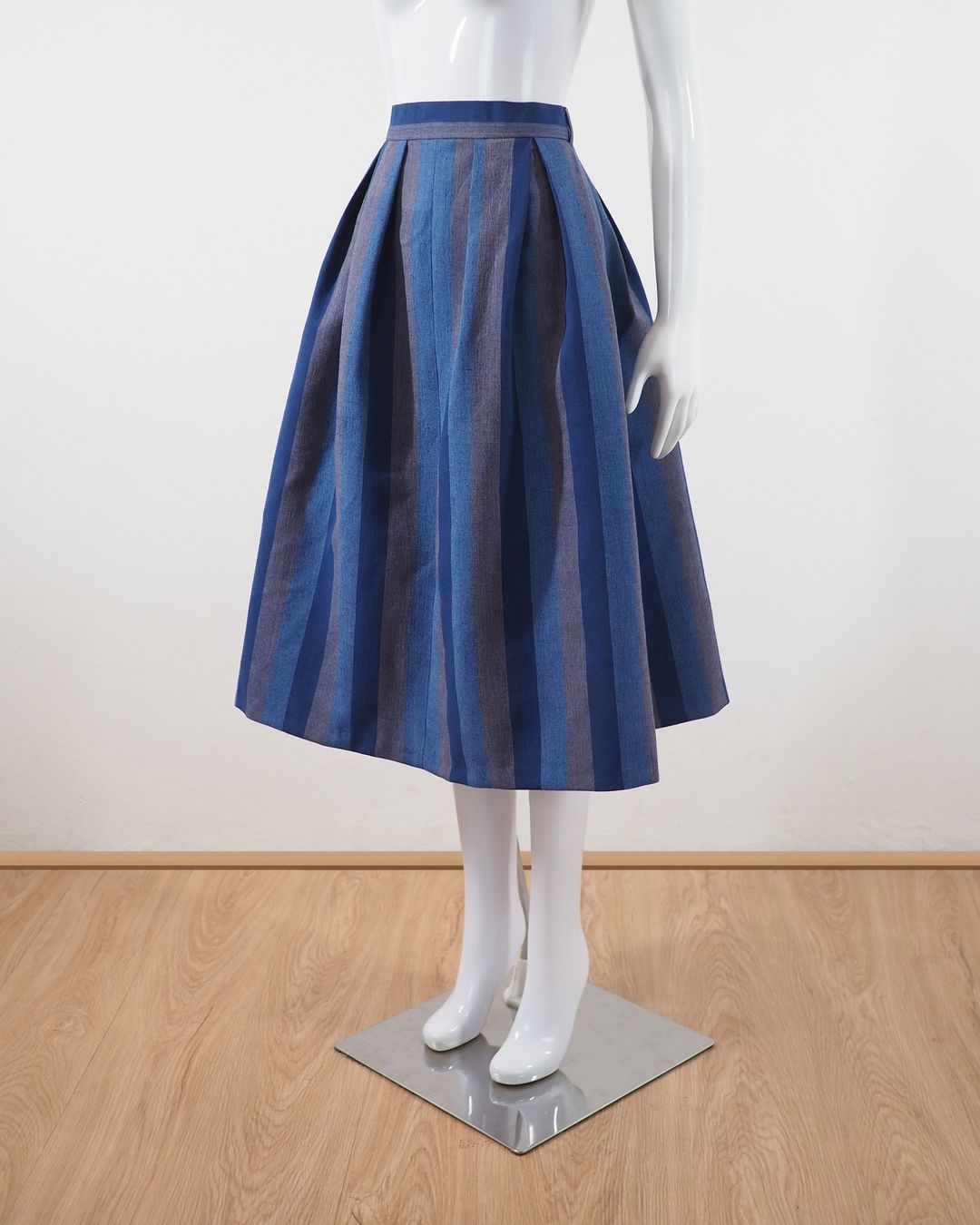 สั่งตัดเย็บกระโปรงผ้าไหม (ไม่รวมผ้า) รหัส CUT-51-0430673