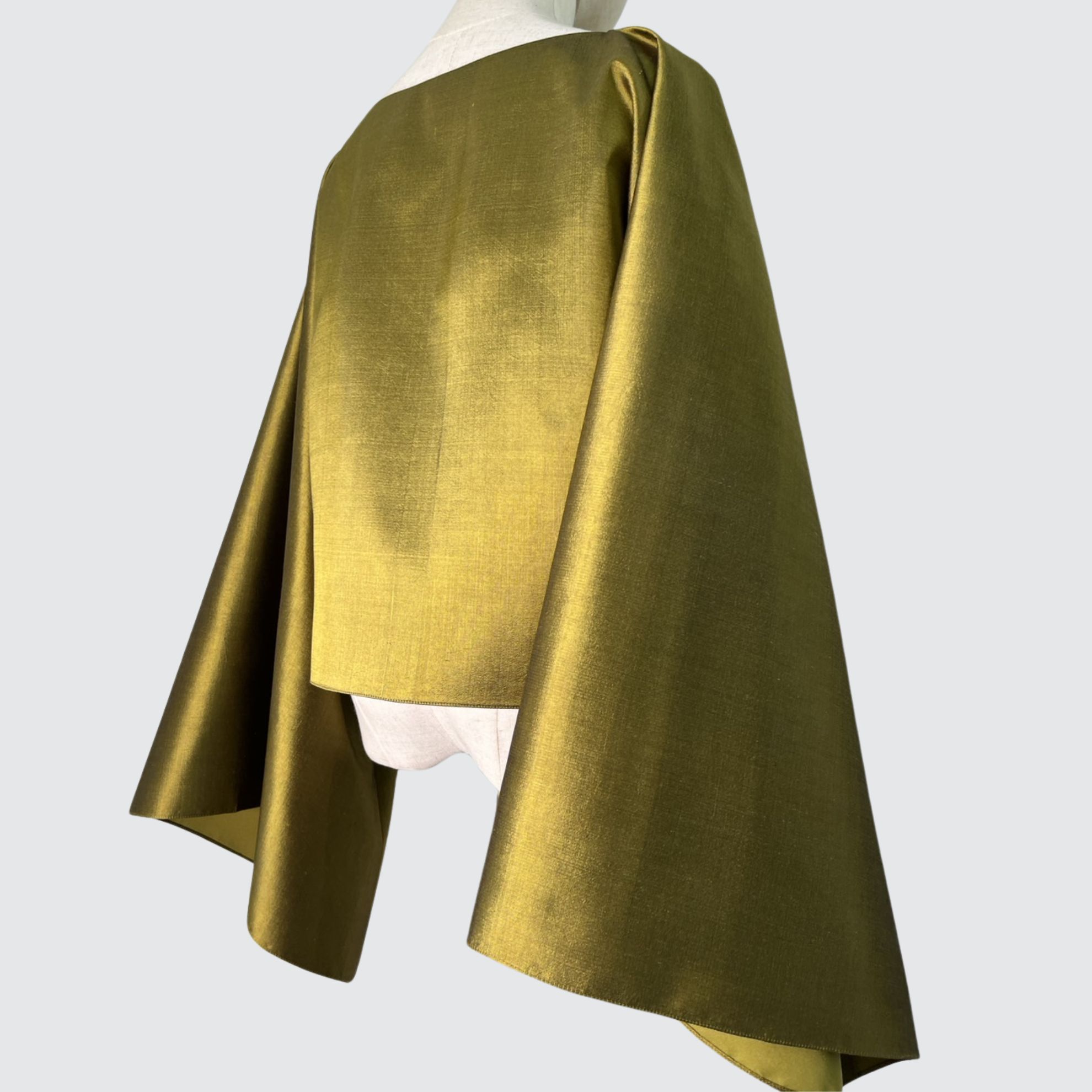 เสื้อแขนยาว ตัดเย็บจากไหมสีพื้น เนื้อเรียบ ไหมแท้ 100% | ตัดเย็บตามรูปร่าง | เลือกผ้า ส่งไซส์ได้