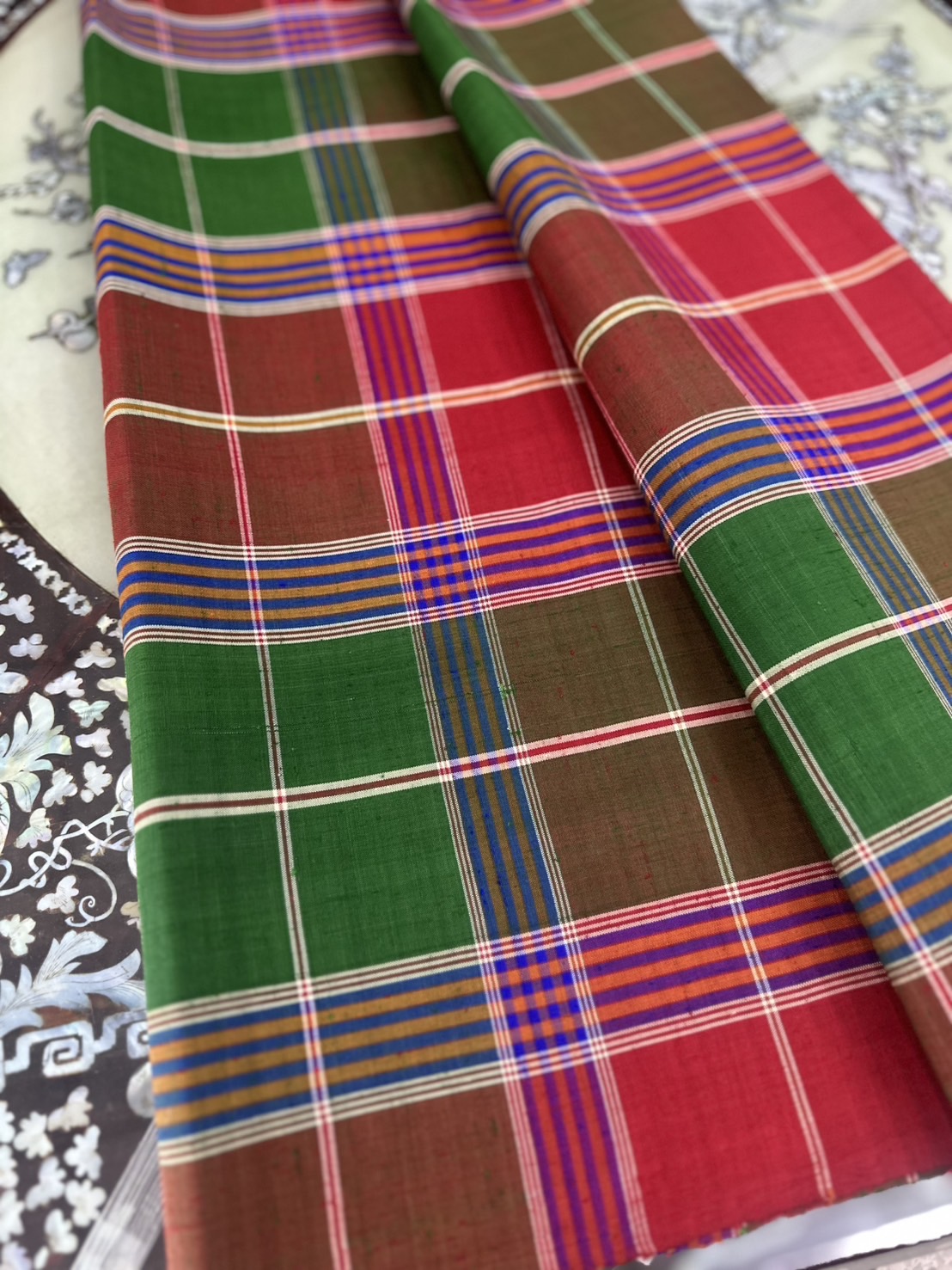 ผ้าไหมโสร่ง ไหมบ้านแท้ เนื้อหนา สีคละสี รหัส R1B-ST-073068