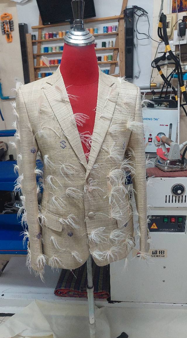 แบบตัด สูทสากลผ้าไหม (ไม่รวมผ้า) chobmai x ARW รหัส CUT-ARW-08306712