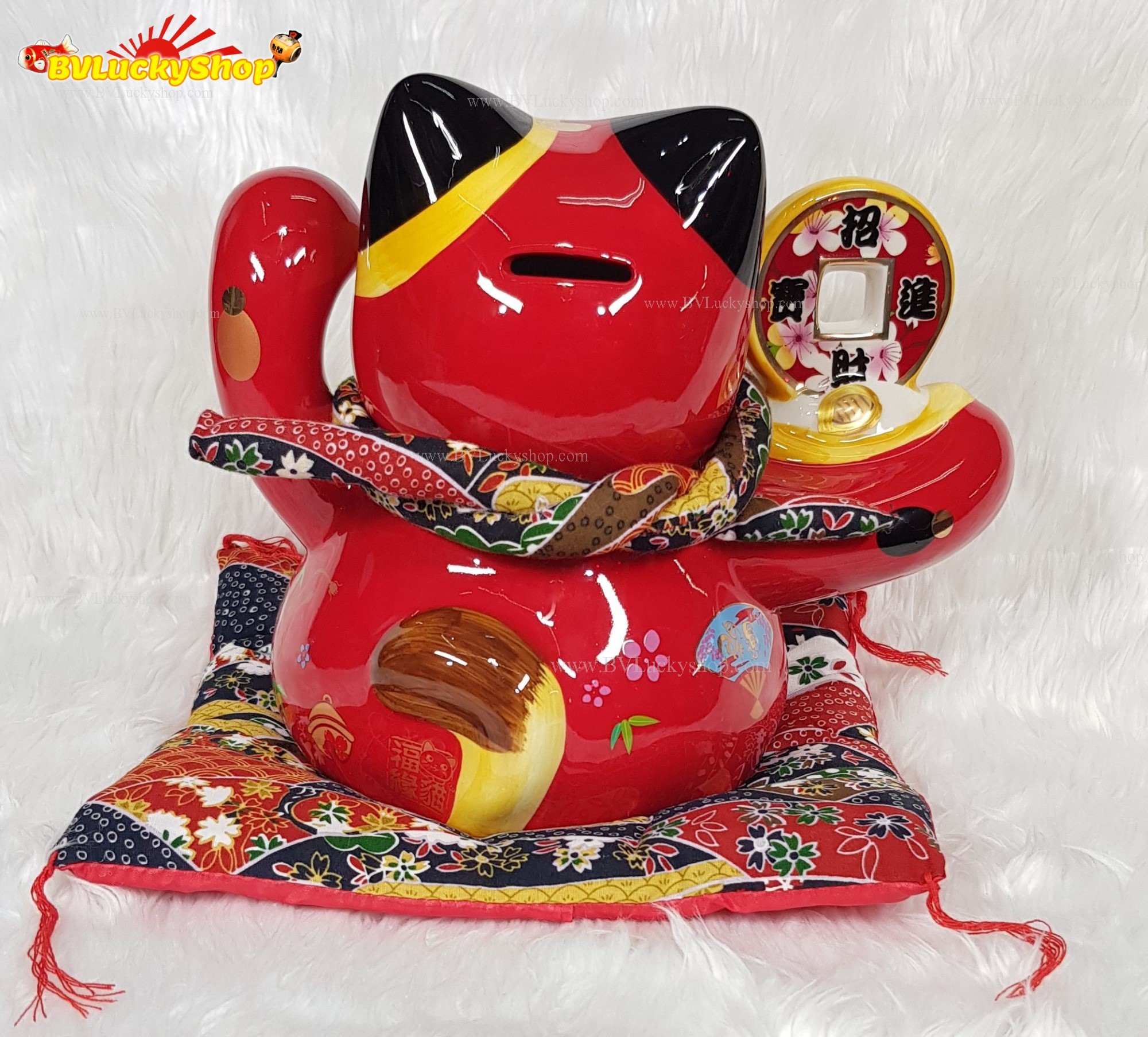 แมวกวัก แมวนำโชค สูง 7.5 นิ้ว ถือก้อนทองเหรียญเงิน - เซรามิค สีแดง (86851)