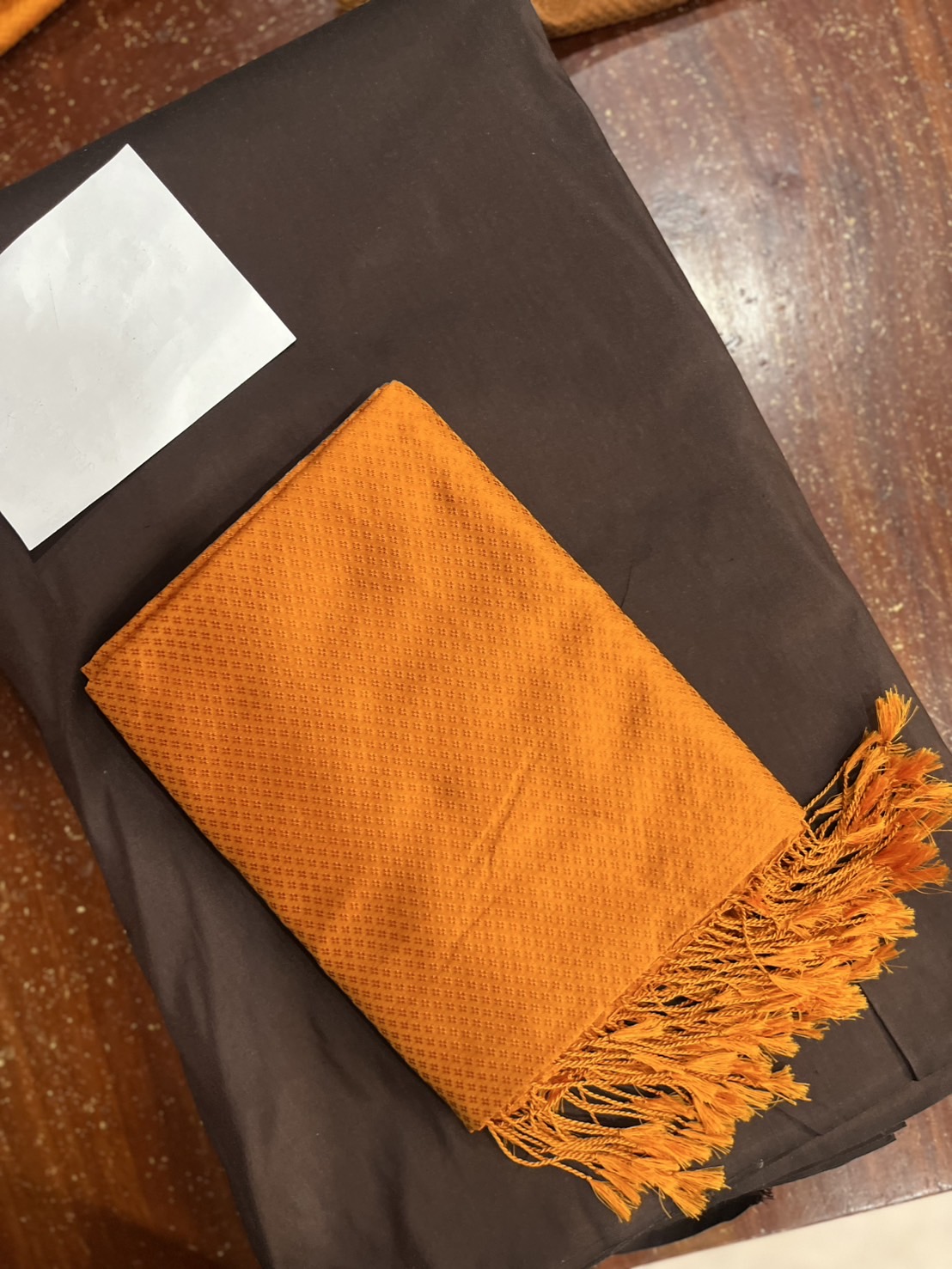 สั่งตัด 3-7วัน ผ้าคลุมไหล่ไหมแท้+พร้อมกล่อง เนื้อยกดอก เลือกขนาด สีและลายผ้าได้