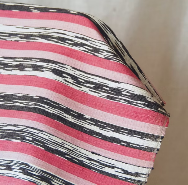 ผ้าคลุมไหล่ ไหมมัดหมี่น้ำไหล ขนาด 58x215cm พื้นสีคละสี L5A-CT-103291