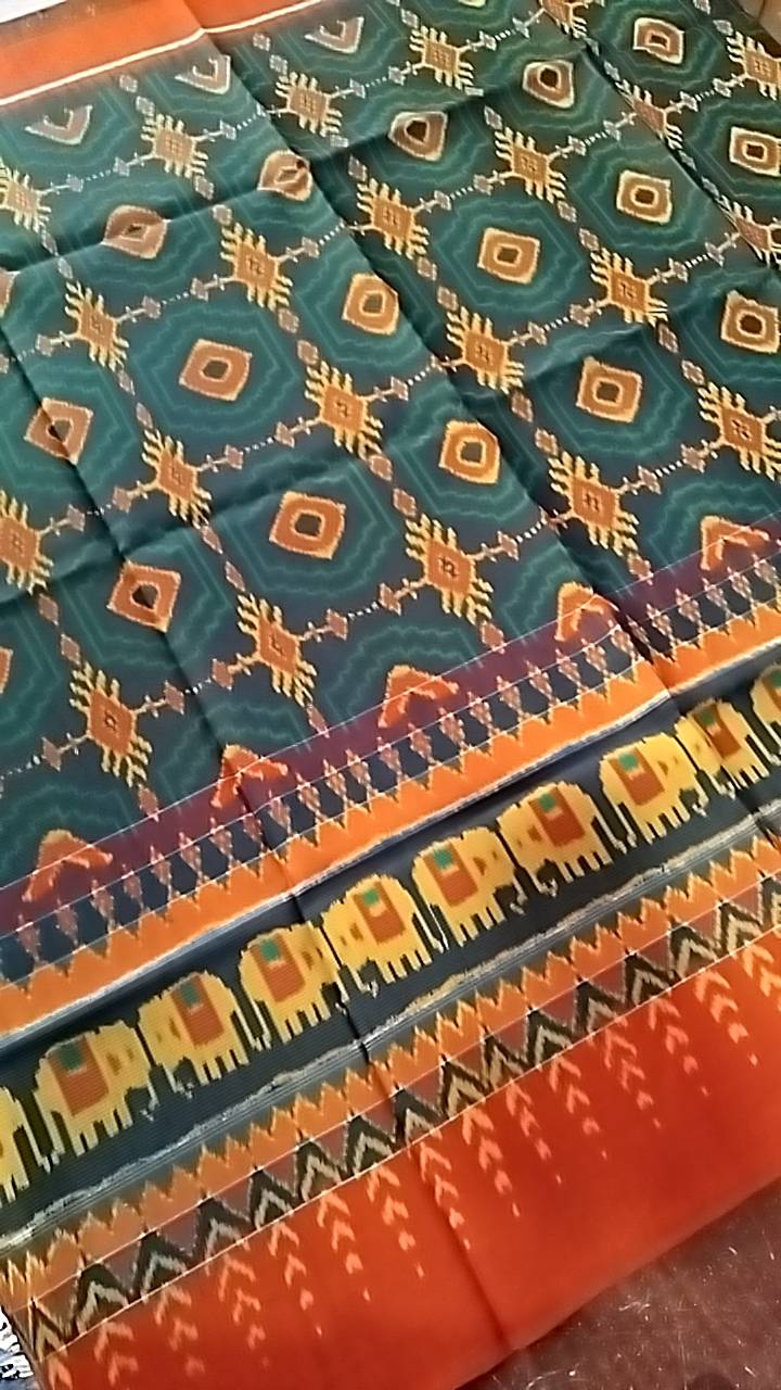 ซิ่น ผ้าไหมมัดหมี่ 3ตะกอ ขนาด 1x2เมตร เครือสมอริ้วเชิงช้าง พื้นสีส้ม รหัส R2Q-NY-11156701