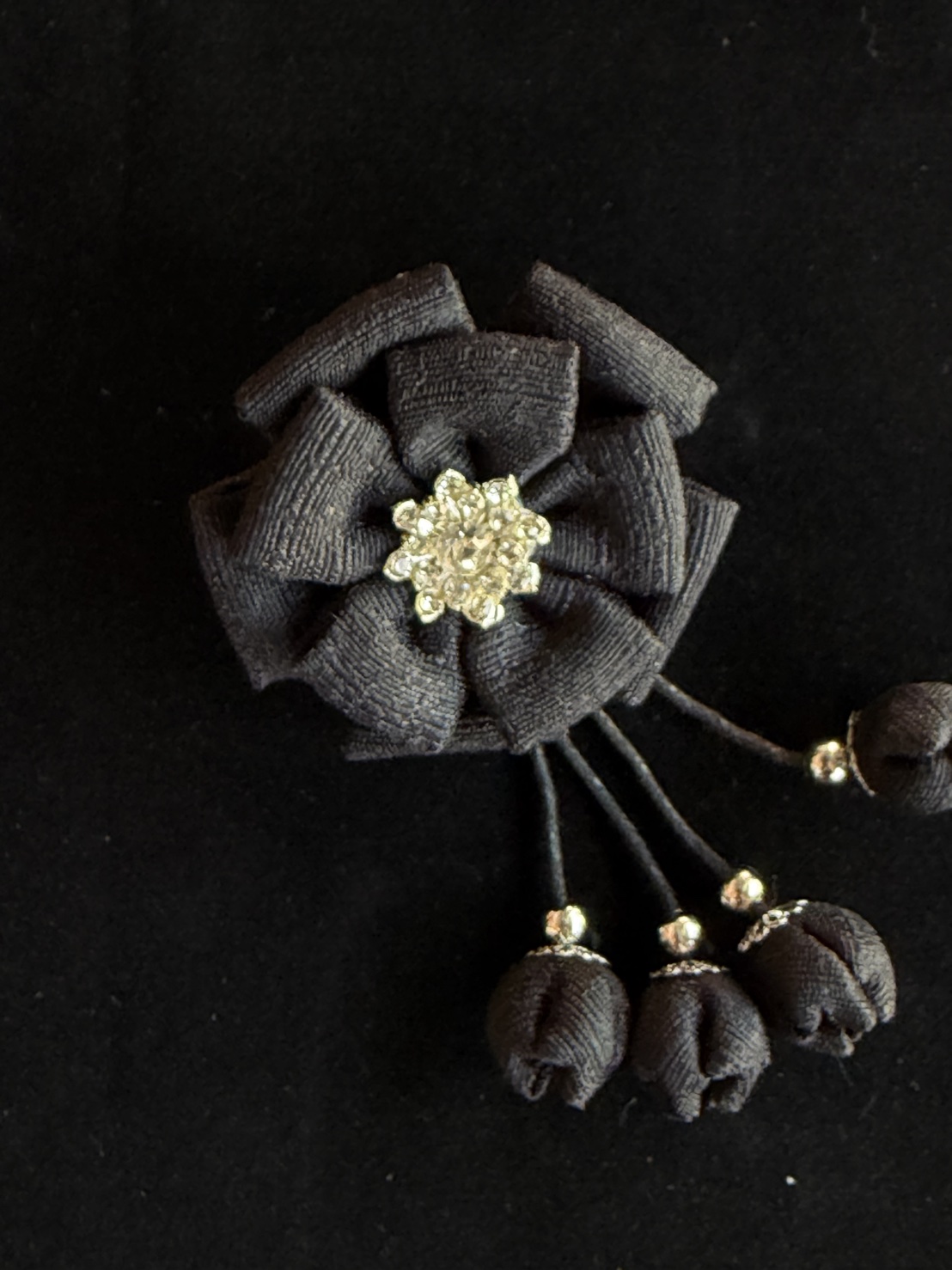 เข็มกลัดดอกมะลิ พวงระย้า ผ้าไหมแท้ (กลัดหน้าอก) GF-ME-1126683