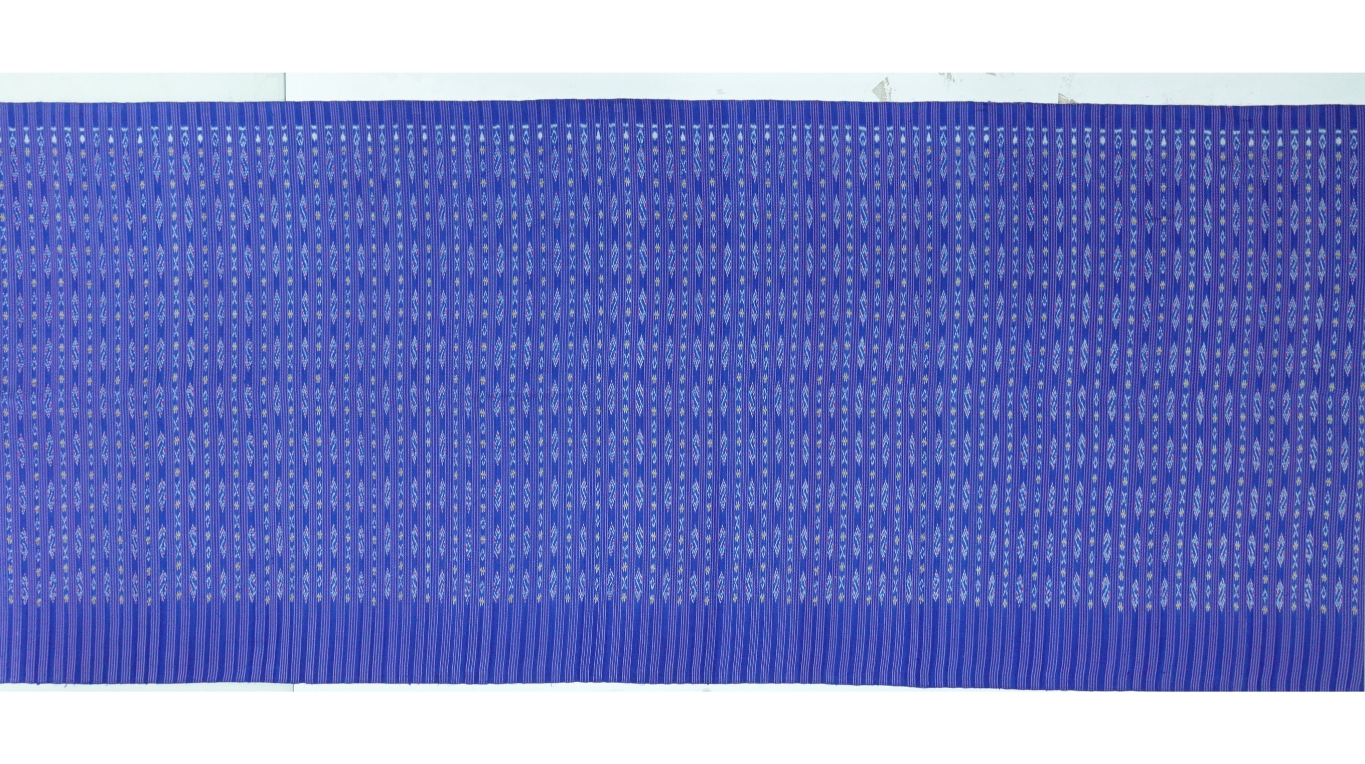 ซิ่น ผ้าไหมพื้นเมือง ลายขอคั่นโบราณ สีน้ำเงิน เลือกขนาด รหัส 4R2Q-ME-66-0819672