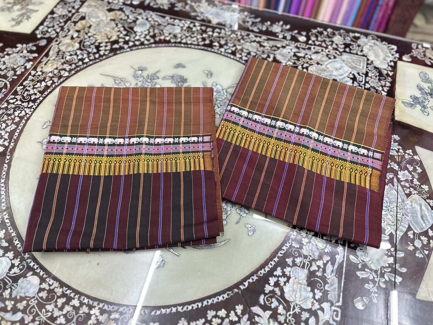 ผ้าขาวม้า ผ้าไหม ไหมแท้ ขนาด 70x200cm ขิดลายช้าง สีเขียว รหัส R4E-ST-021968133