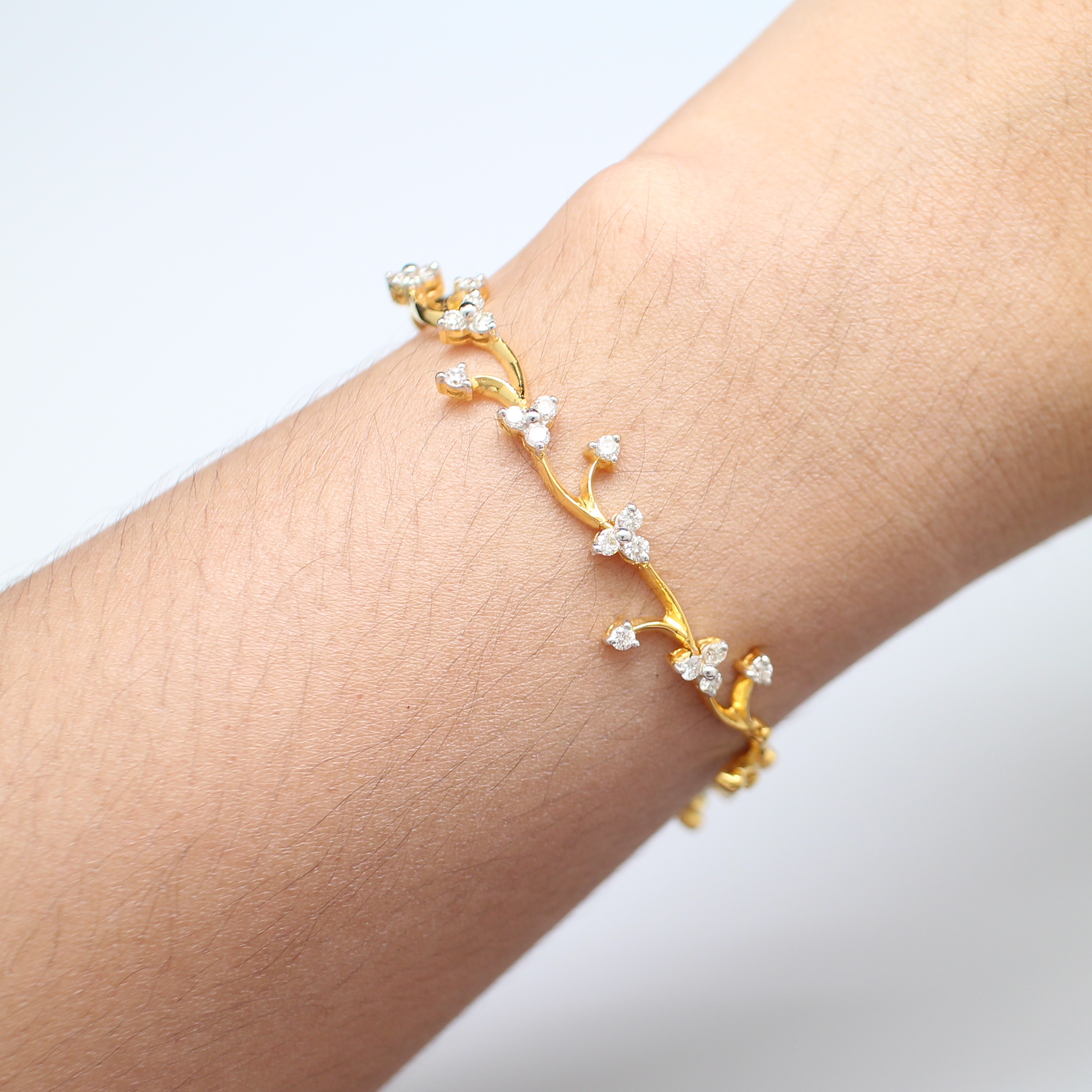 BL25066 สร้อยข้อมือเพชรใบไม้ เพชรแท้ 21 เม็ด 0.80 กะรัต ทองแท้ 90% นน.รวม 10 กรัม ยาว 17 ซม.