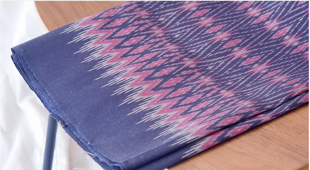 ซิ่น ผ้าไหมมัดหมี่ ไหมบ้าน ขนาด 1x2หลา พื้นสีครามเทา รหัส CISP-CT-102811