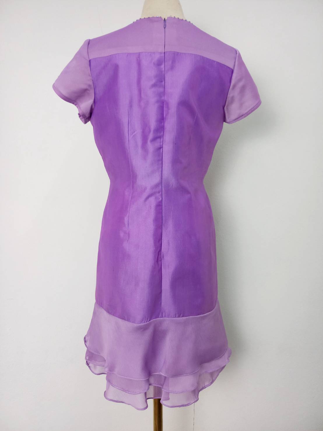 ชุดผ้าไหมตัดสำเร็จ ชุดแซก ชุดเดรสผ้าไหมมัดหมี่ยกดอก เฉดสีม่วง ไซส์ M รหัส WR-38-0320682