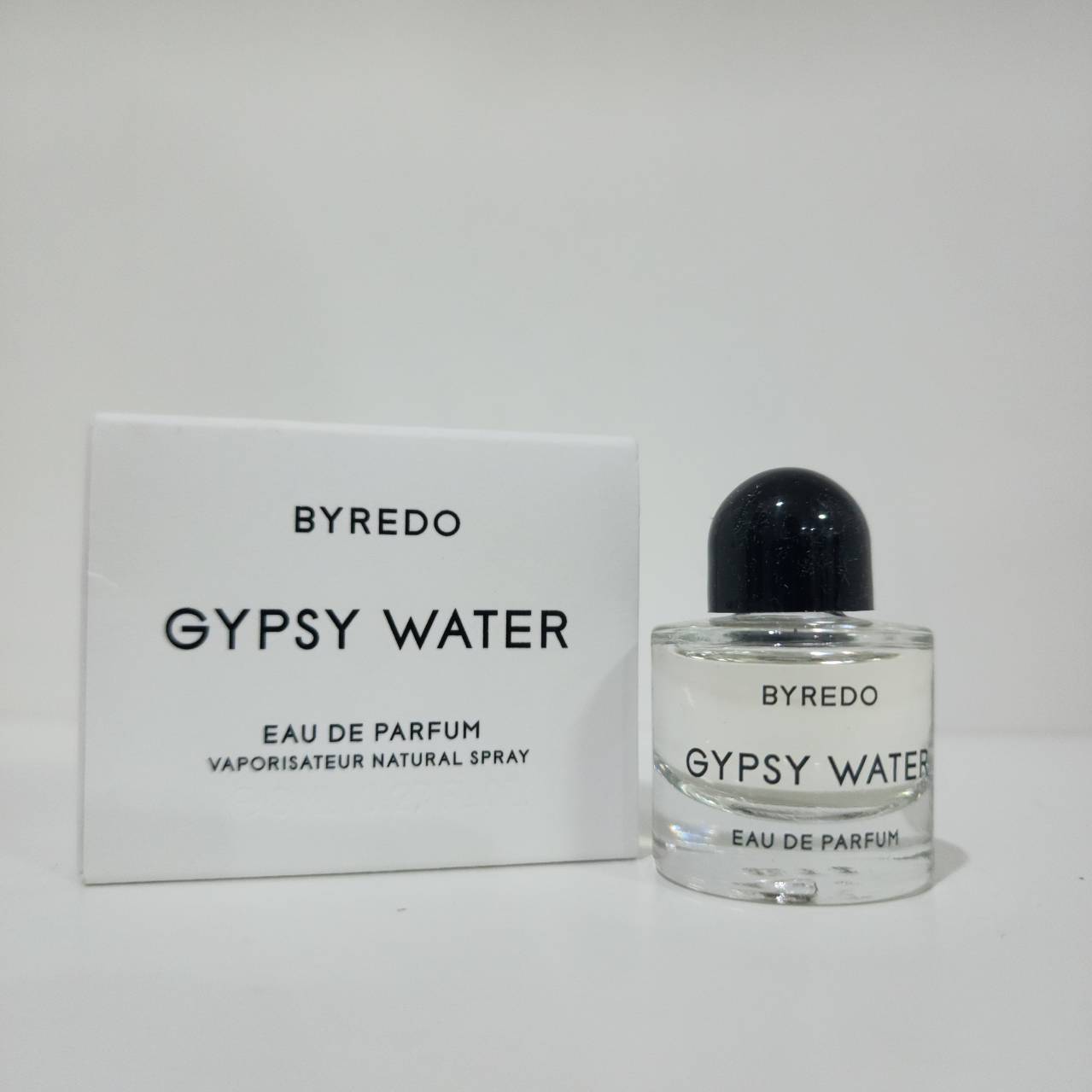 น้ำหอมจิ๋วมินิ Byredo Gypsy Water Eau de Parfum 8ml แบบแต้มมีกล่อง ( Mini Perfume น้ำหอมขนาดพกพา) น้ำหอมจิ๋วมินิ ขวดน่ารัก ตั้งโชว์ก็สวย พกพาก็สะดวก หัวแต้มตามจุดชีพจร