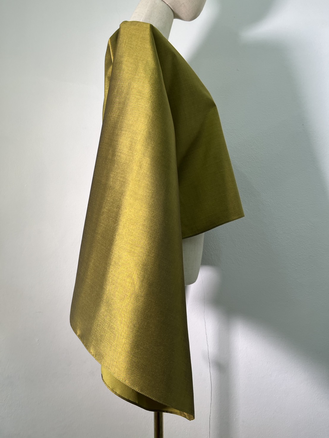 แบบตัด เสื้อผ้าไหม (ไม่รวมผ้า) ตามแบบ รหัส CUT-ARW-1121671