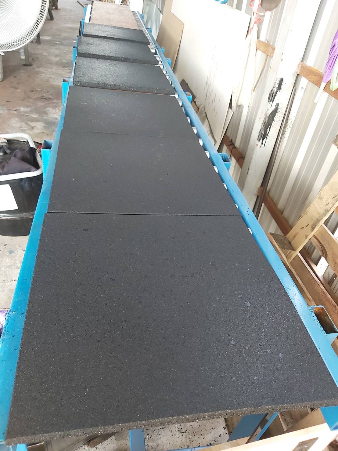 โรงงานผลิตในไทยแผ่นยางEPDM หนา25มิล 1300บาท ปูพื้นห้องฟิตเนส