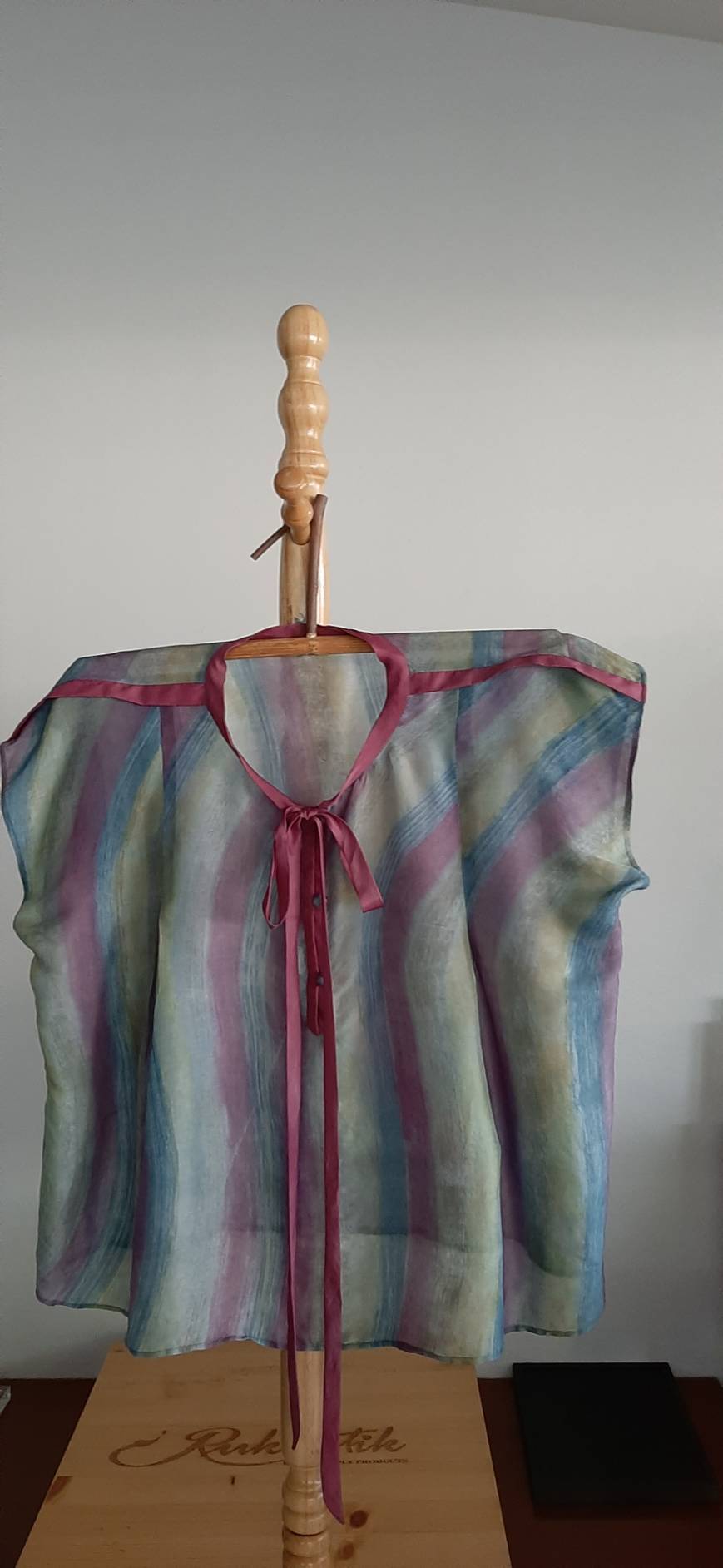 Rukbatik เสื้อ [ลายน้ำไหล] ผ้าไหม สีตามที่ลูกค้าต้องการ