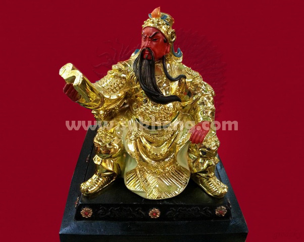 เทพเจ้ากวนอูเรซิ่นชุดเกราะทองอ่านหนังสือยามราตรี ขนาด 6 นิ้ว