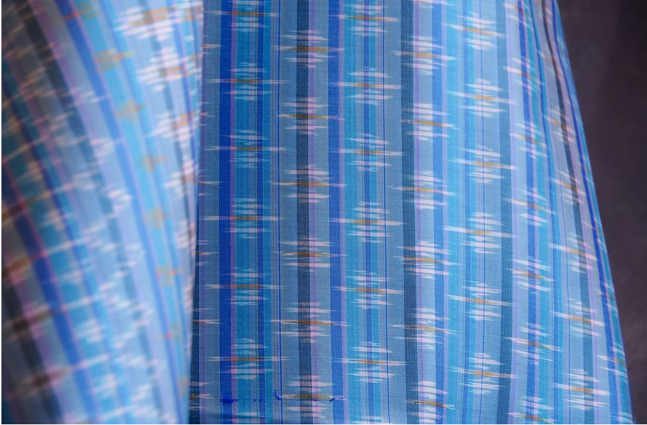 ซิ่น ผ้าไหมมัดหมี่ ผ้าไหมมัดหมี่ลายโคมห้ายืน สีฟ้า เลือกตามขนาด รหัส CISP-CT-100195