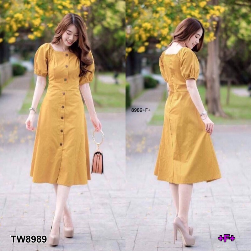 เดรสคอกว้างแต้งกระดุมหน้า TW8989