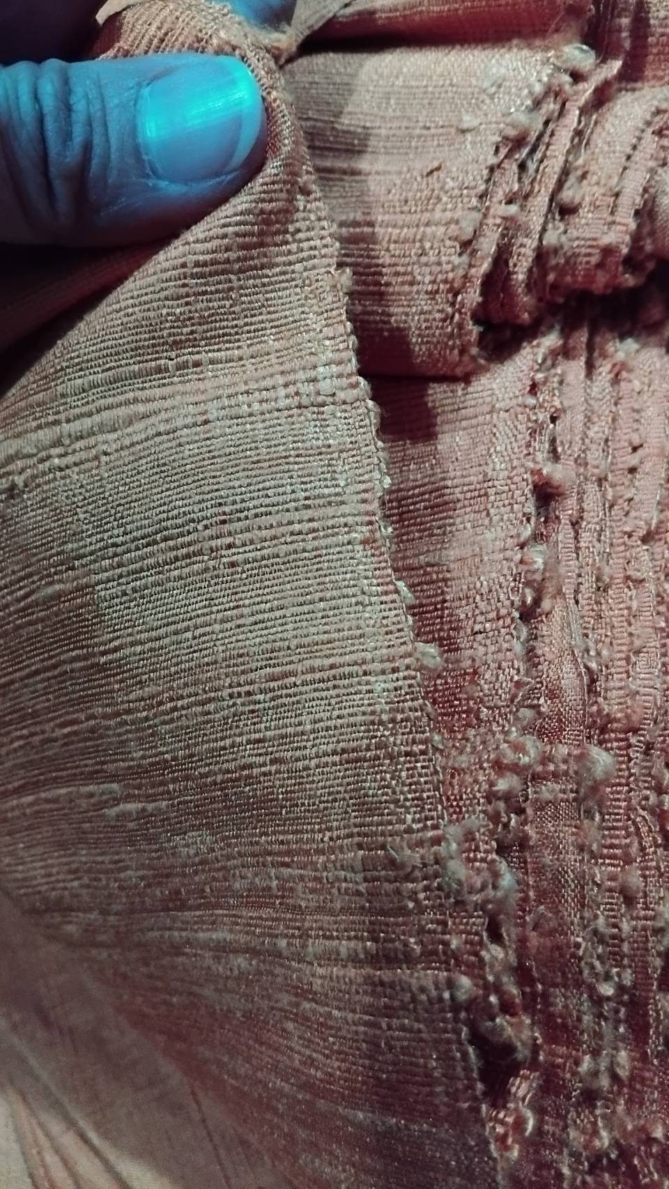 ผ้าไหมสีพื้น ไหมลืบ เนื้อหยาบ สีราชนิยม ตัดขายเป็นหลา รหัส D-NY-111368