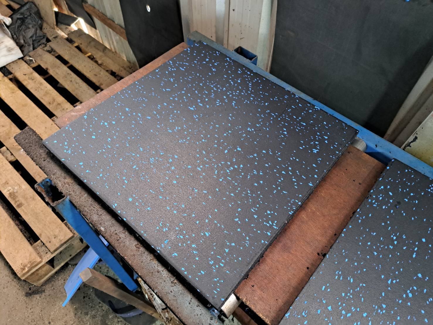 แผ่นยาง EPDM พื้นยางสังเคราะห์ แบบคลิ๊กล็อก