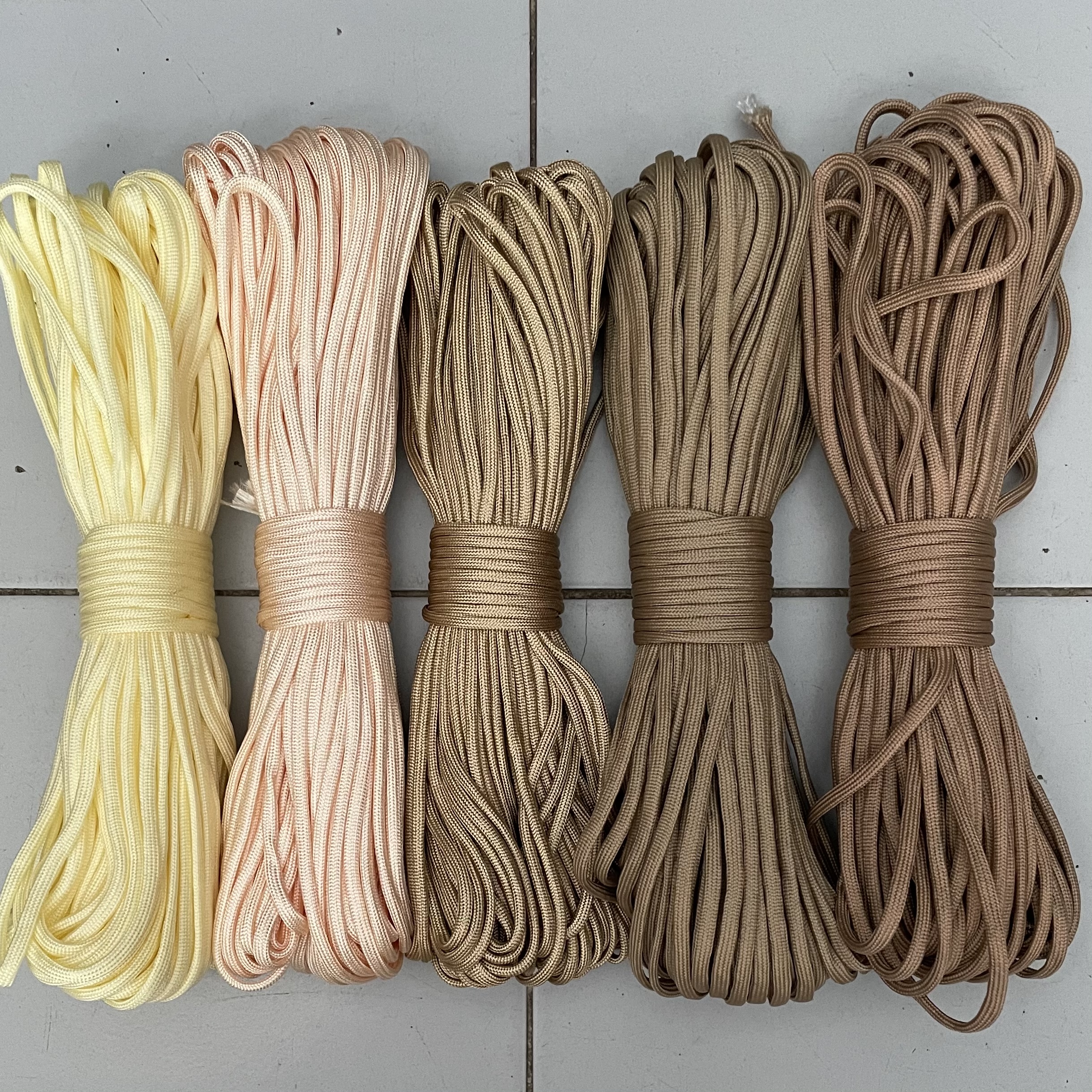 เชือก paracord 550 : solid colors ( 4mm. )