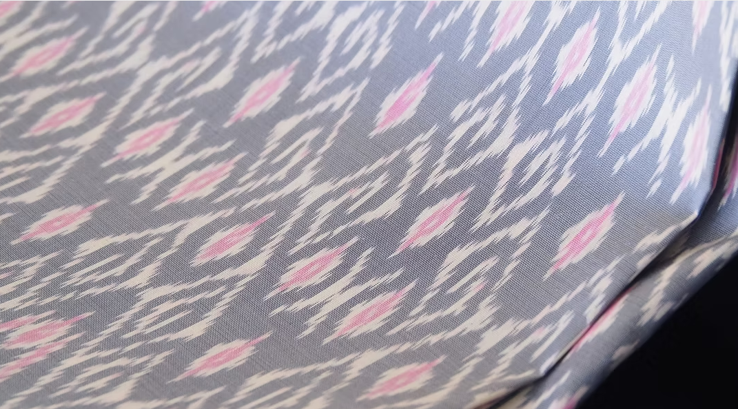 ซิ่น ผ้าไหมมัดหมี่ ไหมบ้าน ขนาด 1x2.3หลา พื้นสีเทา รหัส CISP-CT-102541