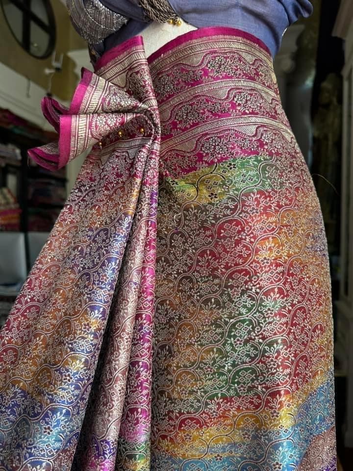 ซิ่น ผ้าปาโตล่า เส้นยืนไหมแท้ ขนาด 114x220ซม. สีคละสี รหัส N9-SIL-GN2