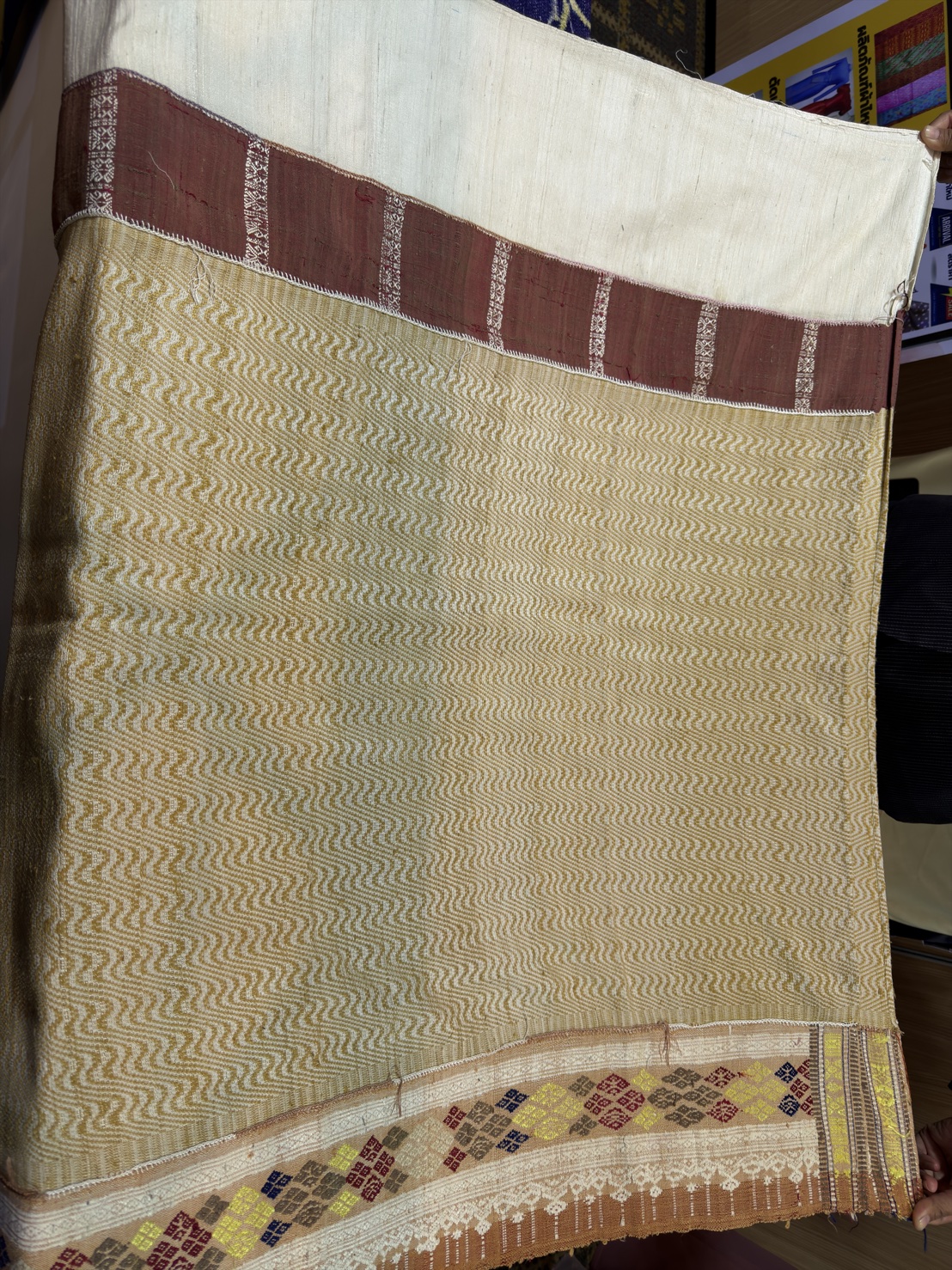 ซิ่นขิดไหม ต่อหัว ต่อเชิง ขนาด1x2เมตร สีเหลืองทองนวล รหัส R4F-155-1246813