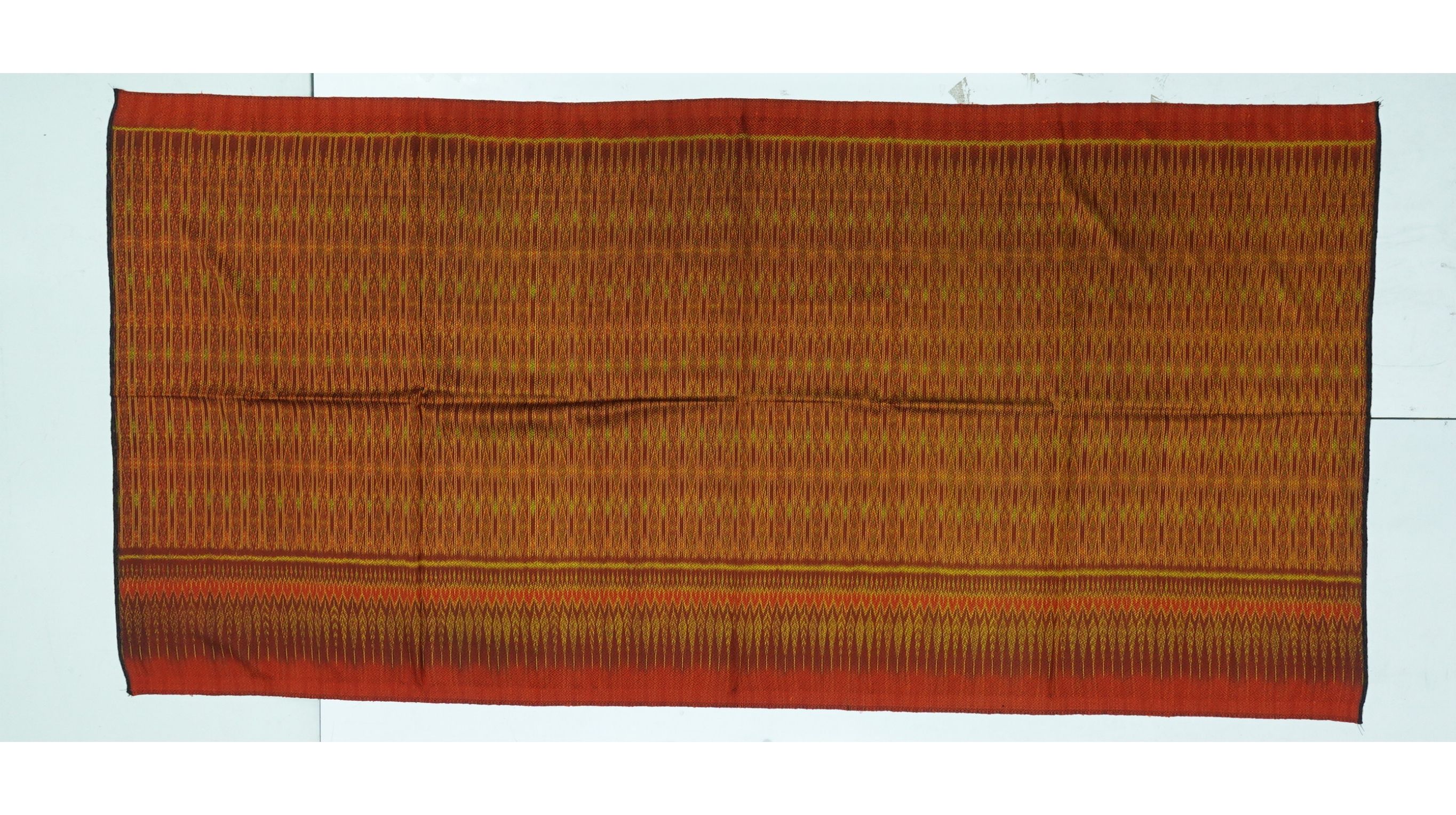 ซิ่น ผ้าไหมมัดหมี่ ทอยกดอก 6ตะกอ ขนาด 1x2เมตร ลายโคมไฟ พื้นสีส้ม รหัส L9A-ME-066-121967156