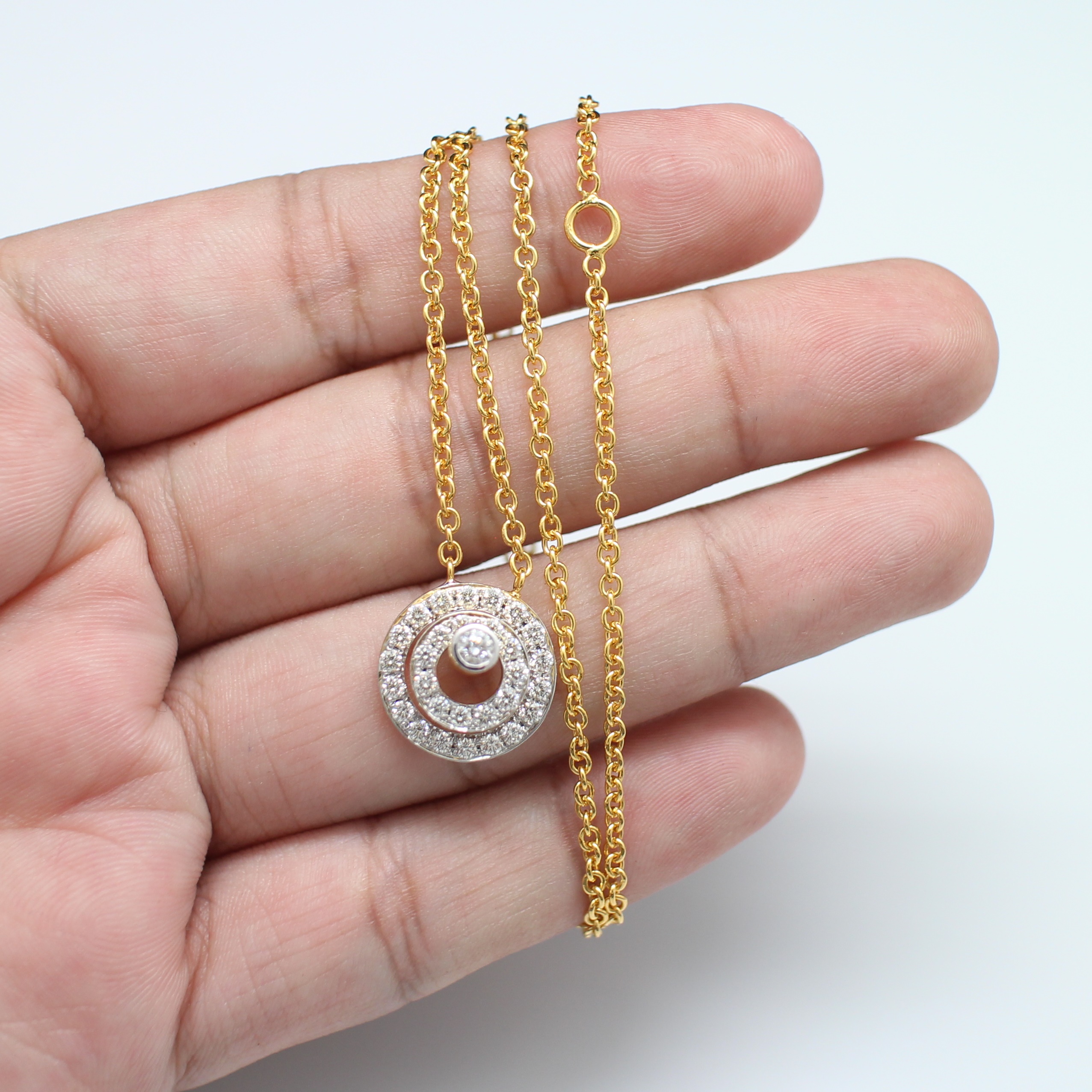 NL25011 สร้อยคอพร้อมจี้เพชร เพชรเม็ดกลาง 1 เม็ด 0.08 กะรัต เพชรล้อม 0.60 กะรัต ทองแท้ 18k นน.รวม 7.7 กรัม ยาว 15.5-16.5 นิ้ว งานน่ารักๆ เพชรขาวไฟดี