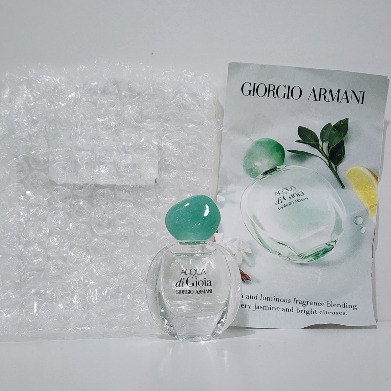น้ำหอมจิ๋วมินิ Giorgio Armani Acqua Di Gio Gioia EDP 5ml Mini - ฝาเขียว แบบแต้ม ( Mini Perfume น้ำหอมขนาดพกพา) น้ำหอมจิ๋วมินิ ขวดน่ารัก ตั้งโชว์ก็สวย พกพาก็สะดวก หัวแต้มตามจุดชีพจร