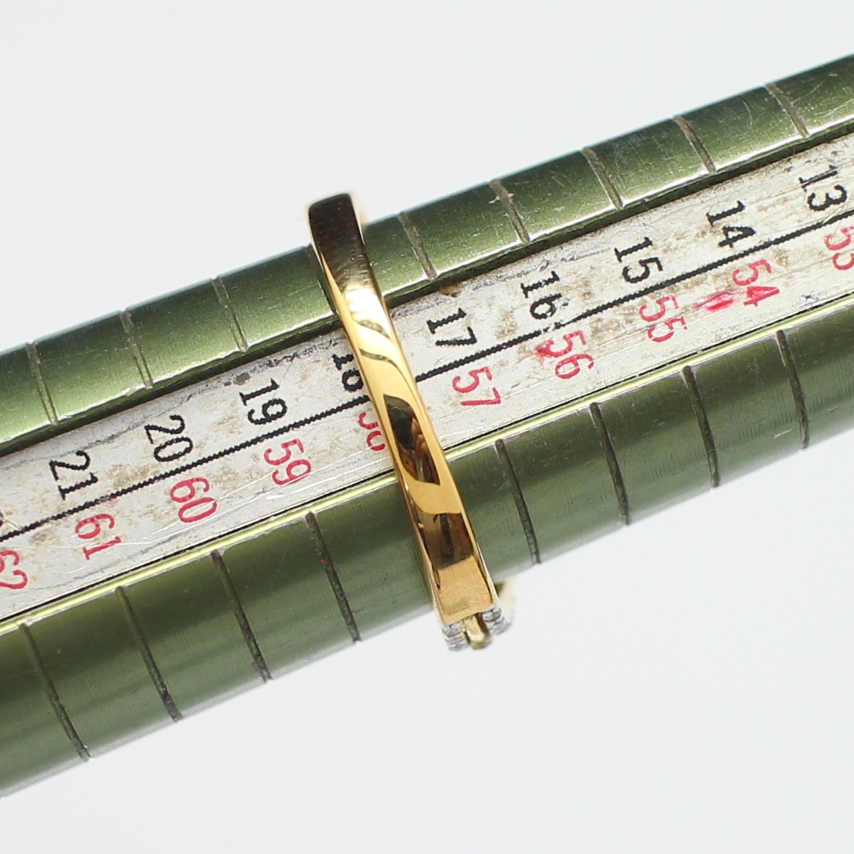 RG250123 แหวนเพชรกระจุกดอกไม้ไขว้ เพชรรวม 0.72 กะรัต ทองแท้ 18k นน.รวม 3.5 กรัม ขนาดแหวน 58