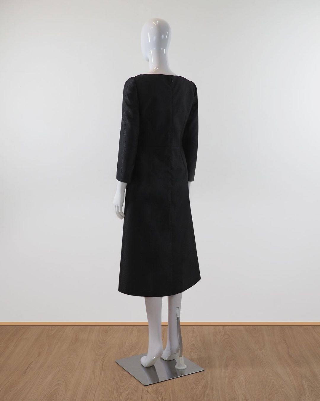 แบบตัดชุด เดรสผ้าไหม (ไม่รวมผ้า) chobmai x JHN รหัส CUT-51-03236710