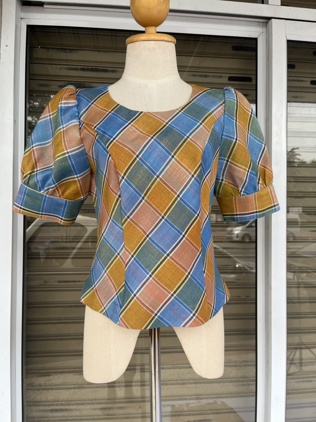 เสื้อสตรี ลายโสร่ง ไหมแท้ 100% | เลือกไซส์ รหัส WD-PTS-100968