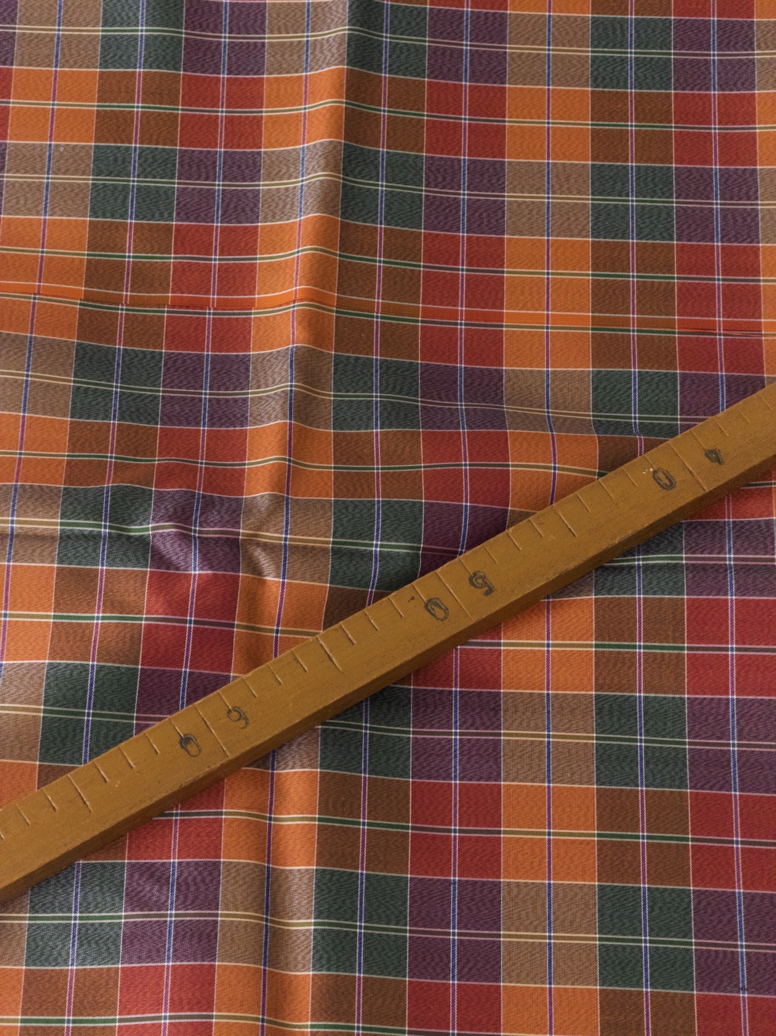 ผ้าไหมโสร่ง ไหมแท้ ทอหางกระรอก ลายขาวม้า สีคละสี ขายตามความยาวหลา รหัส R1B-119-SRSUGAR